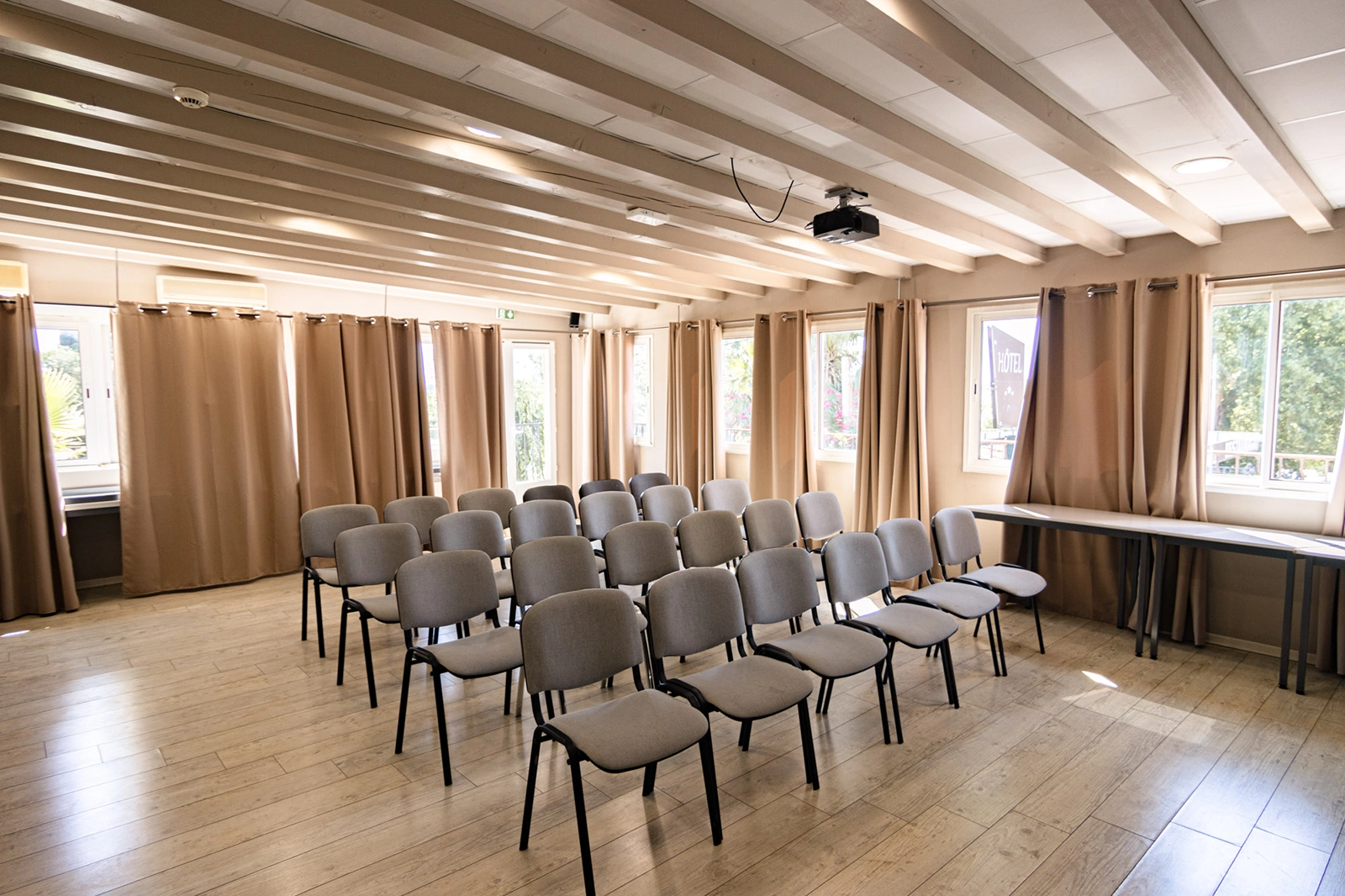 Salle de séminaires de l'hôtel restaurant Mon Auberge